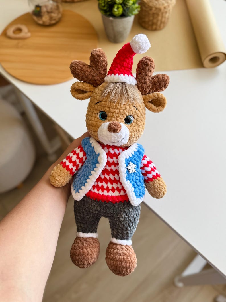 Weihnachtsrentier Lenya - Häkelanleitung