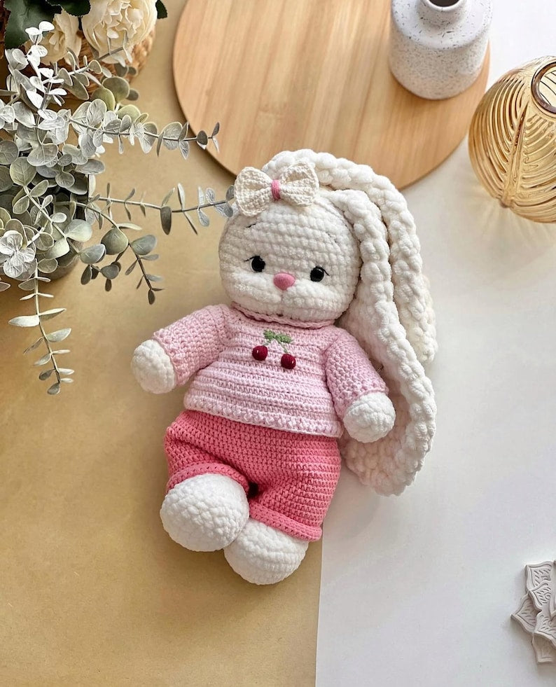Häschen Lala – 2-in-1 Häkel-Bundle mit Outfit