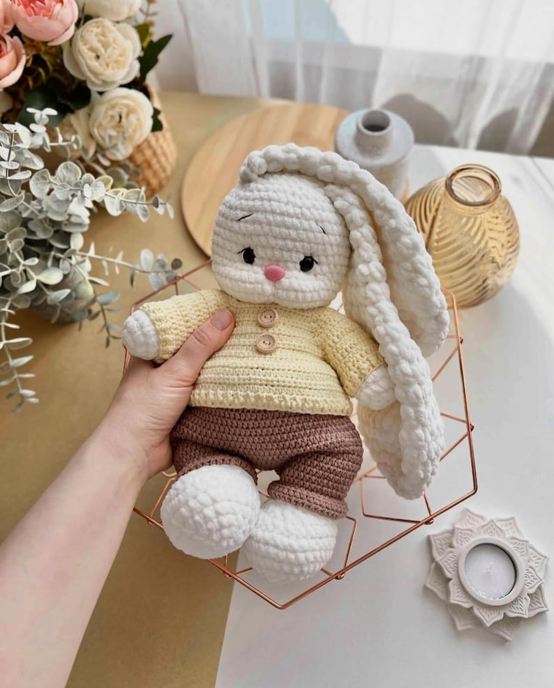 Häschen Lala – 2-in-1 Häkel-Bundle mit Outfit