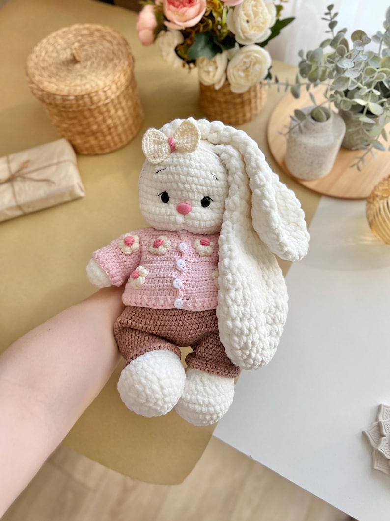 Häschen Lala – 2-in-1 Häkel-Bundle mit Outfit