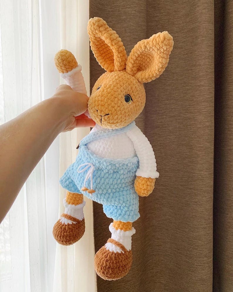 Austin – Lapin en Peluche avec Tenue Complète & Chaussures