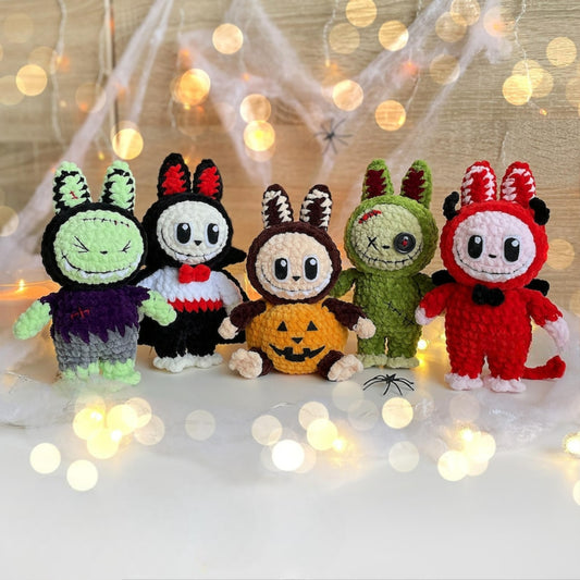 Labubu – 5-in-1 Halloween Häkel-Outfits  🎃👾