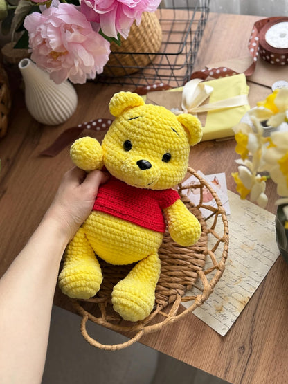 Teddybär Vinni – Häkelanleitung mit T-Shirt