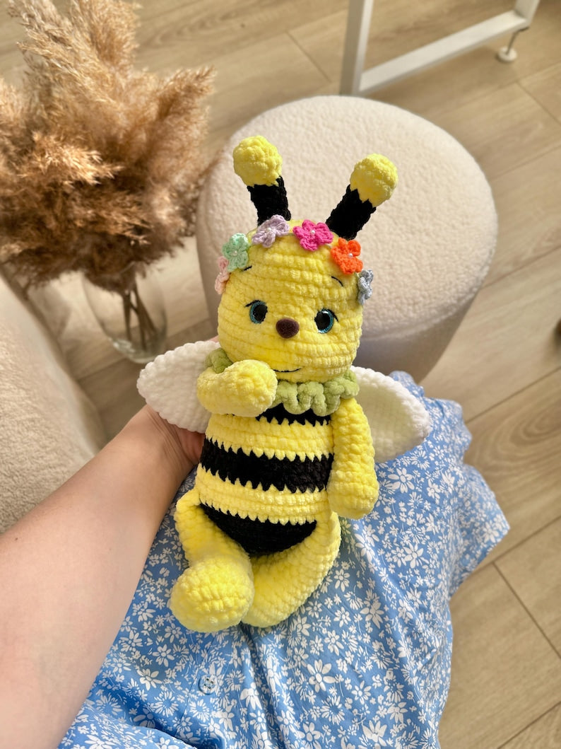🐝 Bij – haakpatroon met bloemenhaarband