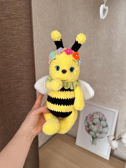 🐝 Bij – haakpatroon met bloemenhaarband