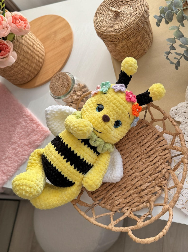 🐝 Bij – haakpatroon met bloemenhaarband