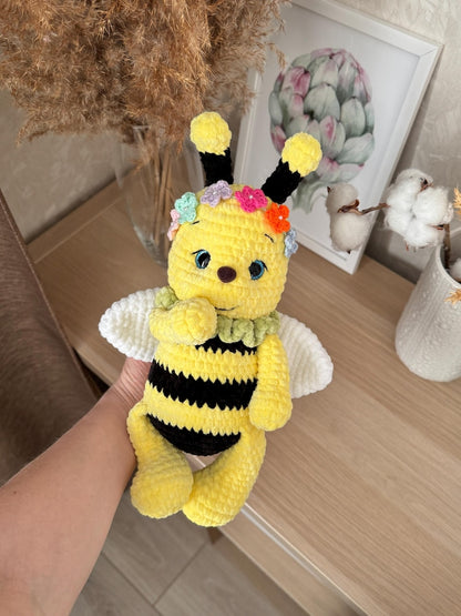 🐝 Bij – haakpatroon met bloemenhaarband