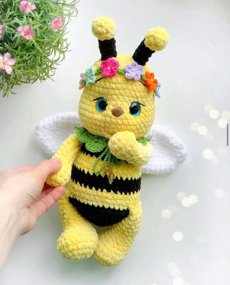 🐝 Bij – haakpatroon met bloemenhaarband