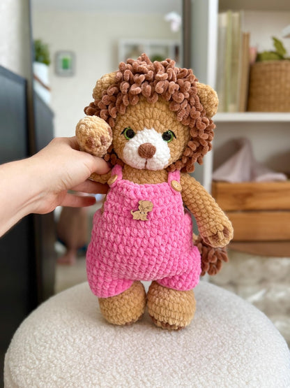 Lion – Patron de crochet avec salopette