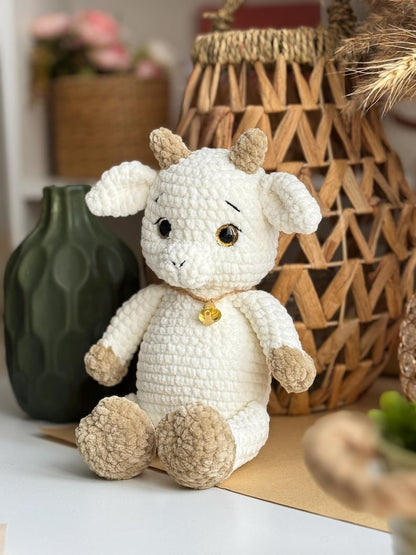Lilly & Leo – Petites chèvres en peluche avec tenue