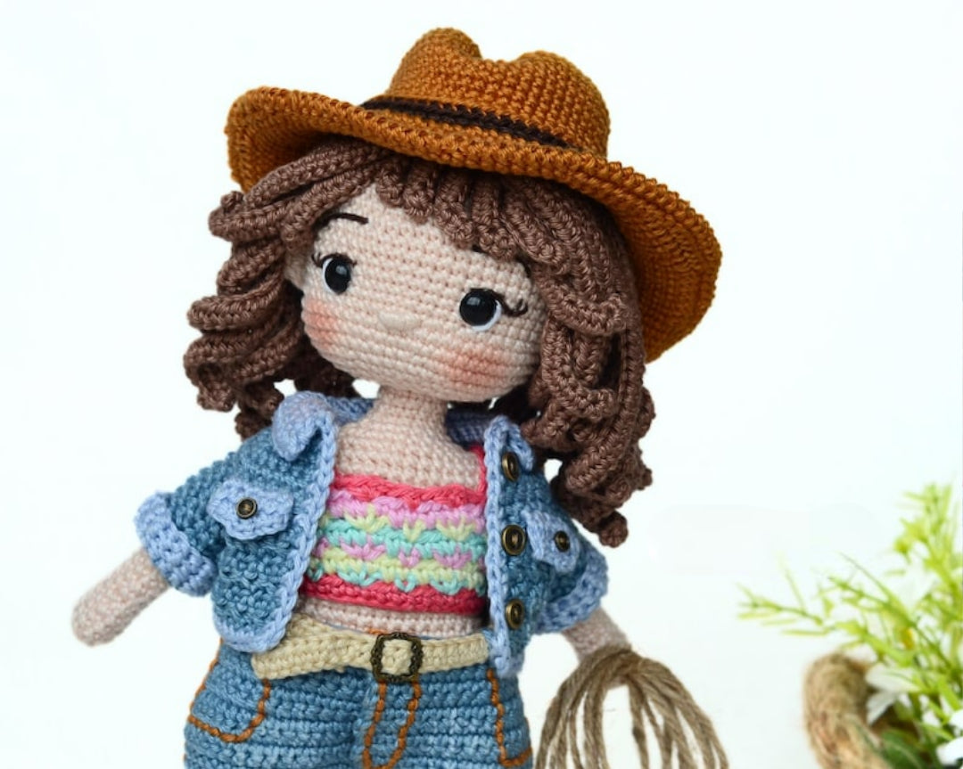 Charlotte the Cowgirl – 2-in-1 Haakpatroon met Outfit
