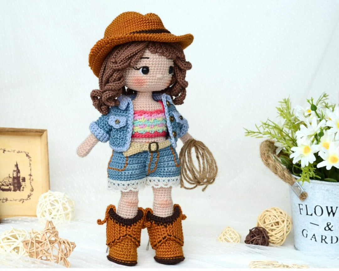 Charlotte the Cowgirl – 2-in-1 Haakpatroon met Outfit