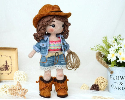 Charlotte the Cowgirl – 2-in-1 Haakpatroon met Outfit