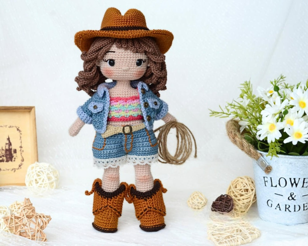 Charlotte the Cowgirl – 2-in-1 Haakpatroon met Outfit