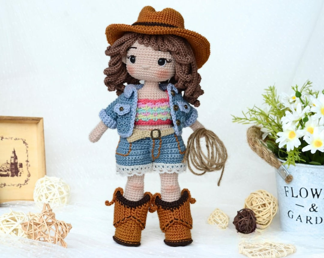 Charlotte the Cowgirl – 2-in-1 Haakpatroon met Outfit